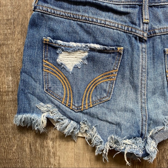 Hollister Distressed Jean Shorts - Picture 8 of 8